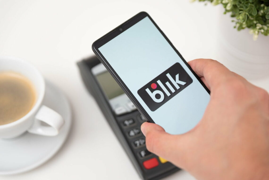 Você também pode pagar com BLIK fora da Polônia.  Os pagamentos estão agora oficialmente no nosso vizinho