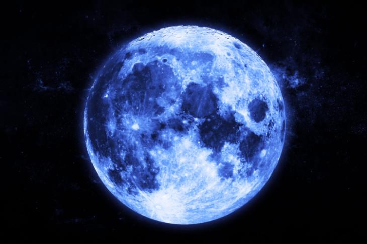 Esta imagem representa uma ocorrência de superlua conhecida como Lua Azul