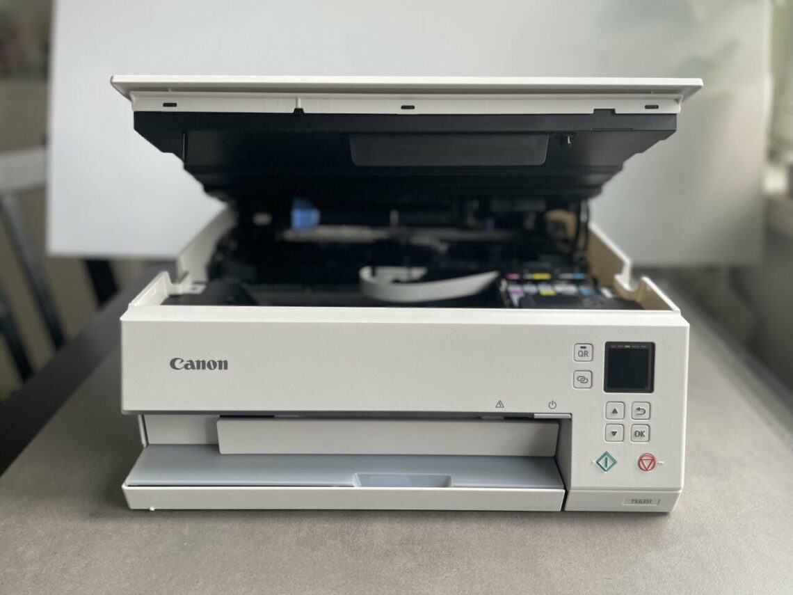 Como redefinir uma impressora canon - modelo pixma ts6351 branco com a tampa aberta