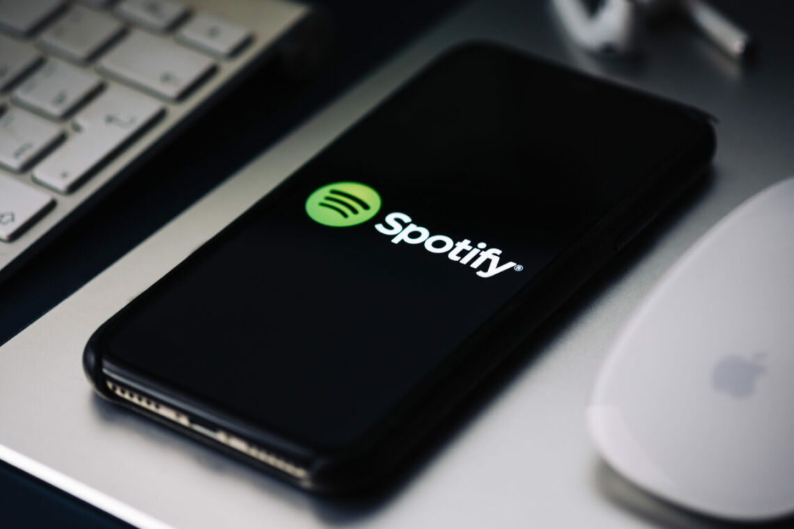 Spotify não exibirá letras de músicas na versão gratuita